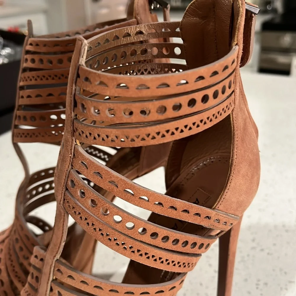 Alaia size 36.5 pink nude laser cut suede strap 4 inch never worn pumps